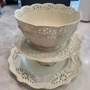 Serving platter pedestal and bowl